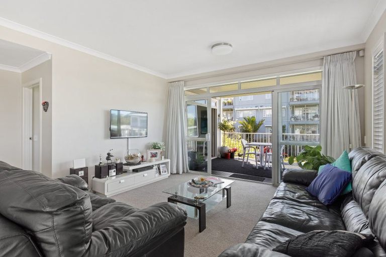 Photo of property in 76 Landmark Terrace, Orewa, 0931