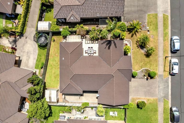 Photo of property in 21 Saltwood Street, Red Beach, 0932
