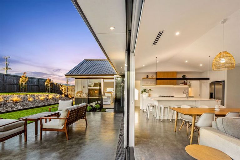 Photo of property in 5 Canoe Lane, Riverhead, 0820