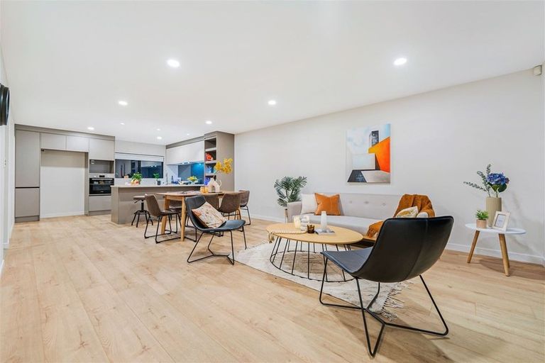 Photo of property in 18 Meritage Lane, Te Atatu South, Auckland, 0610