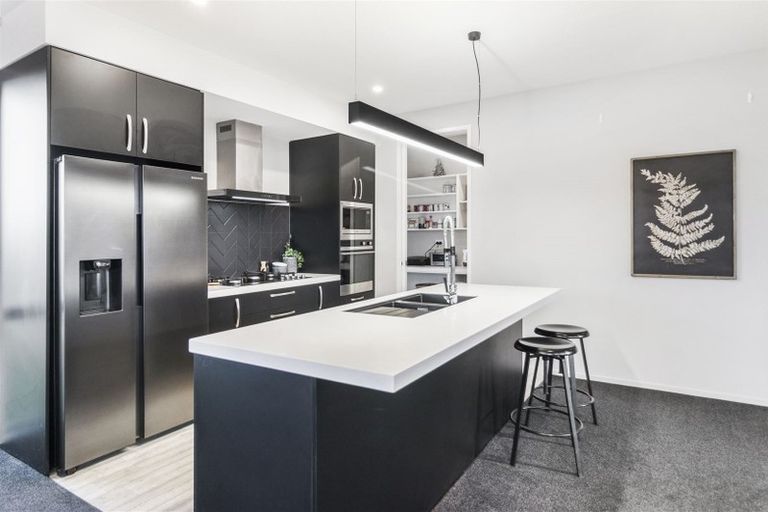 Photo of property in 11 Broadway Parade, Rolleston, 7615
