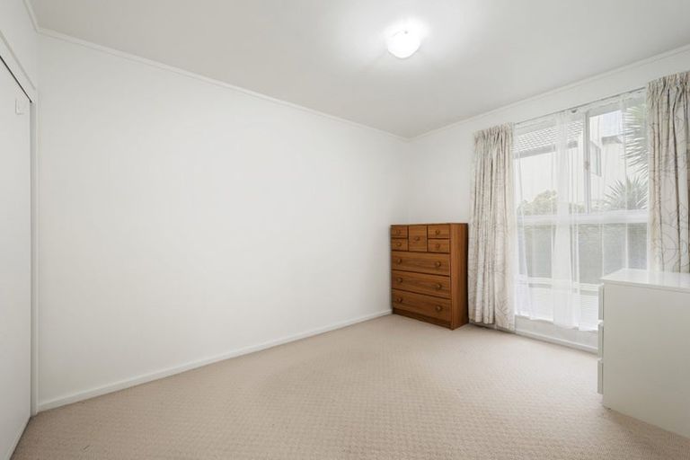 Photo of property in Mahora Court Flats, 25 Mahora Street, Kilbirnie, Wellington, 6022