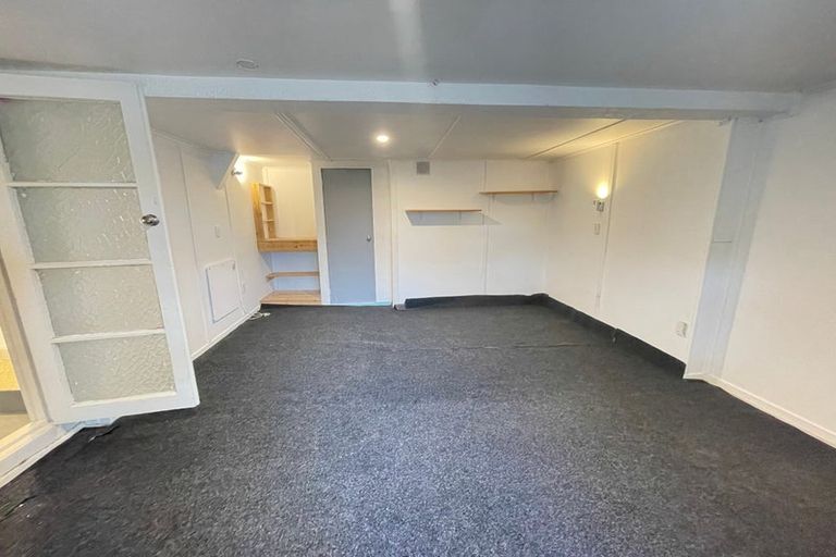 Photo of property in 42 Lyons Avenue, Murrays Bay, Auckland, 0630