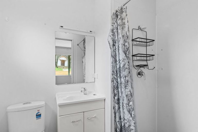 Photo of property in 121b Sunnyside Road, Sunnyvale, Auckland, 0612