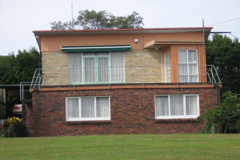 Photo of property in 27 Highland Avenue, Titirangi, Auckland, 0604