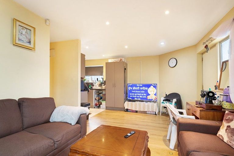 Photo of property in 92 Portage Road, New Lynn, Auckland, 0600