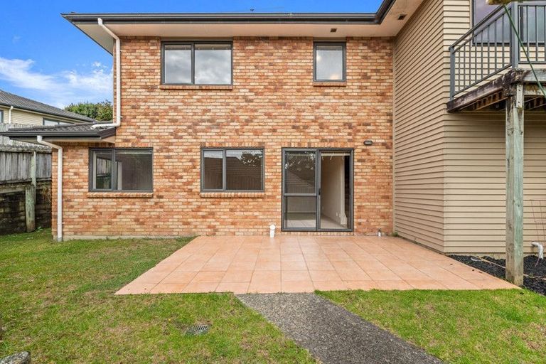 Photo of property in 92 George Deane Place, Greenhithe, Auckland, 0632