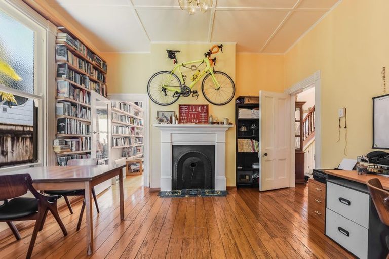 Photo of property in 344 Hardy Street, Nelson, 7010