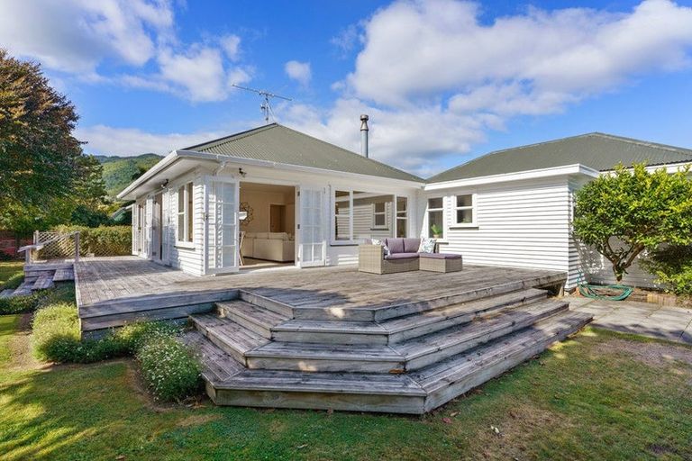 Photo of property in 12 Koromiko Road, Waikanae, 5036