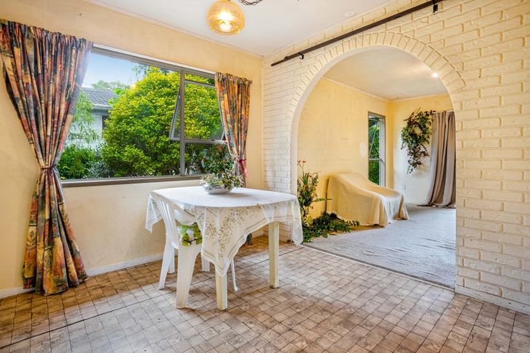 Photo of property in 47 Kemp Road, Massey, Auckland, 0614