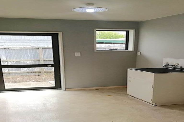 Photo of property in 4 Oriana Crescent, Hornby, Christchurch, 8042