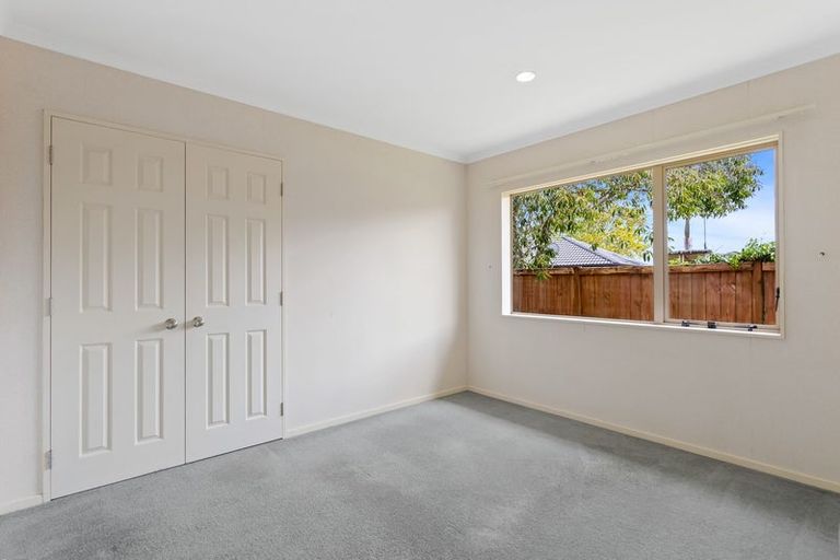 Photo of property in 9 Redcastle Drive, East Tamaki, Auckland, 2013