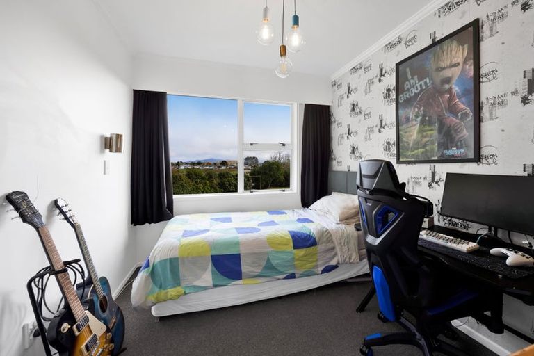 Photo of property in 289 High Street, Eltham, 4322