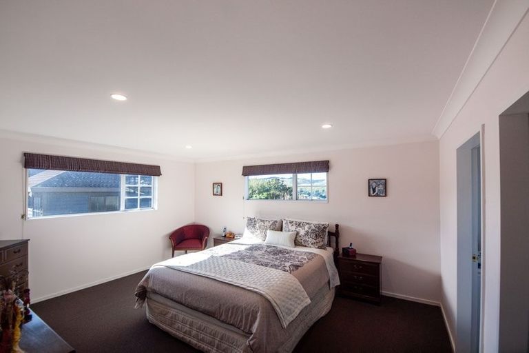 Photo of property in 143 Westchester Drive, Churton Park, Wellington, 6037