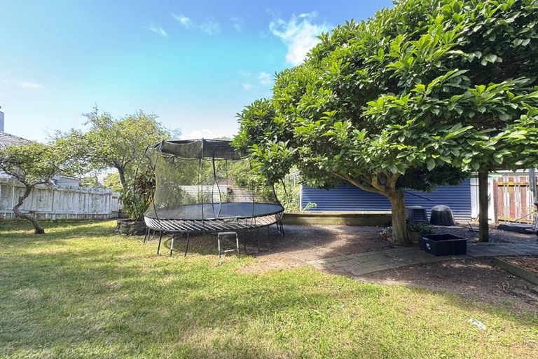 Photo of property in 6 Mahoe Street, Tawa, Wellington, 5028