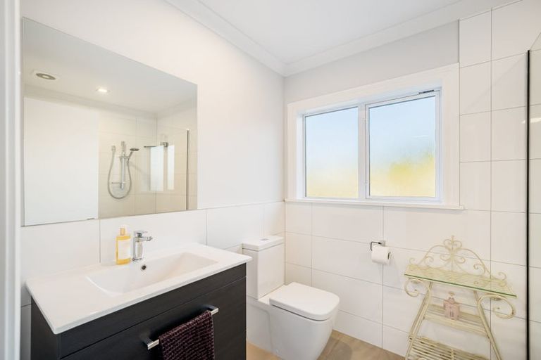 Photo of property in 6 Rushden Rise, Westmorland, Christchurch, 8025