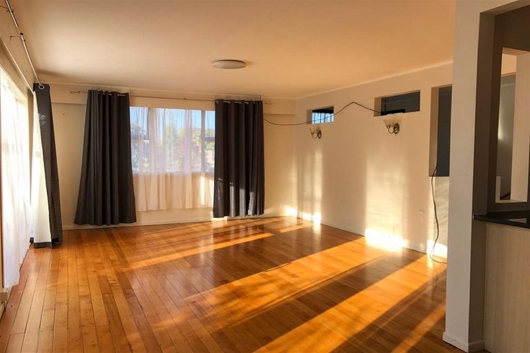 Photo of property in 27 Parker Avenue, New Lynn, Auckland, 0600