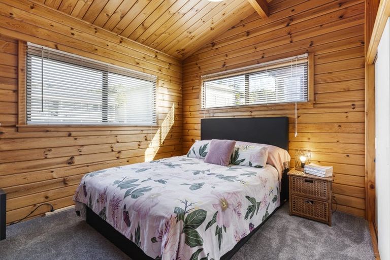 Photo of property in 33b Kauri Road, Stanmore Bay, Whangaparaoa, 0932