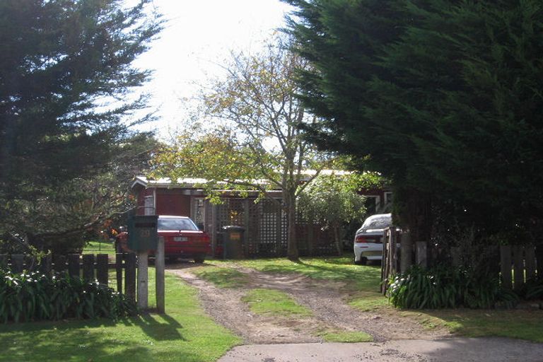 Photo of property in 29 Puriri Road, Waikanae, 5036