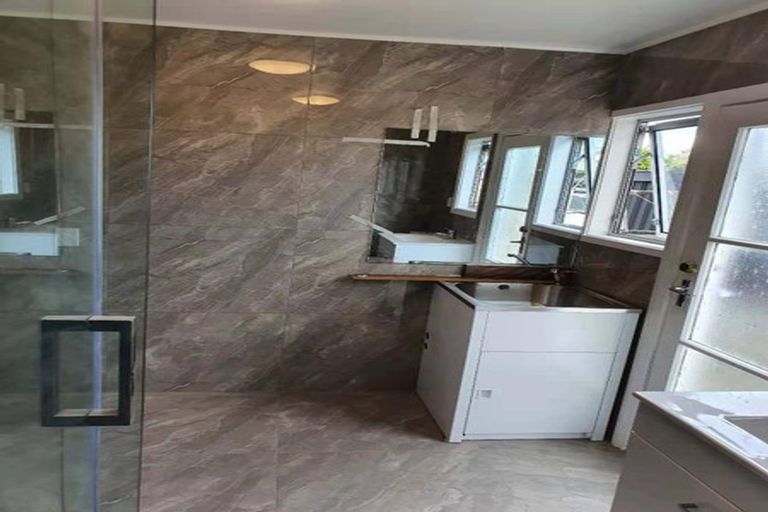 Photo of property in 87 Nikau Street, New Lynn, Auckland, 0600