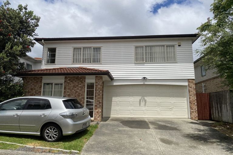 Photo of property in 22 Maypark Crescent, Flat Bush, Auckland, 2016