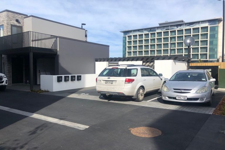 Photo of property in 6/214 Hereford Street, Christchurch Central, Christchurch, 8011