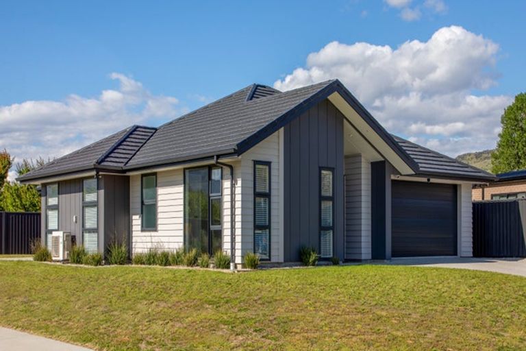 Photo of property in 21 Guano Crescent, Cromwell, 9310