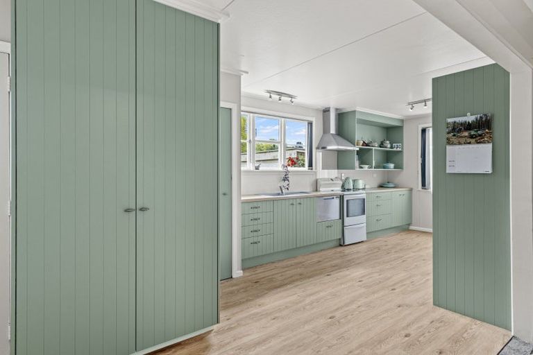 Photo of property in 30 Milne Street, Hunterville, 4730