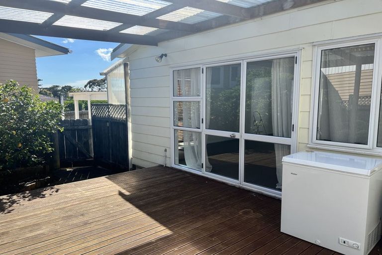 Photo of property in 2/12 De Thiery Place, Pakuranga Heights, Auckland, 2010