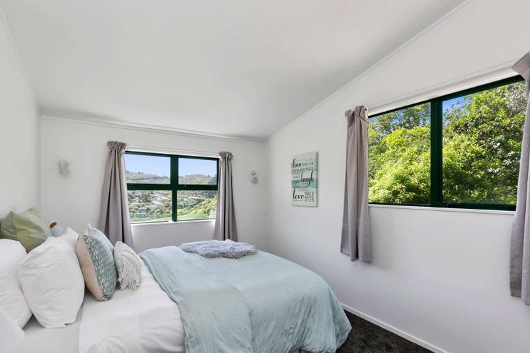 Photo of property in 23 Woodhouse Avenue, Karori, Wellington, 6012