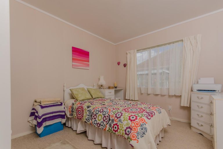 Photo of property in 91 Lynwood Road, New Lynn, Auckland, 0600