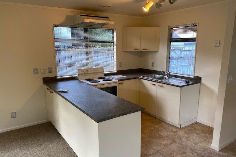 Photo of property in 4 Marine Parade, Mount Maunganui, 3116