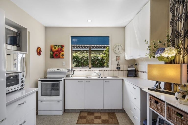 Photo of property in 2/6 Steadman Road, Broomfield, Christchurch, 8042