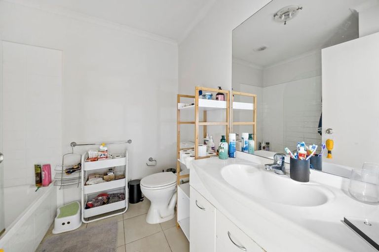 Photo of property in 12/94 Glengarry Road, Glen Eden, Auckland, 0602