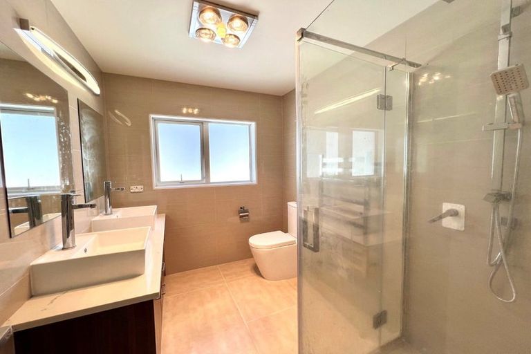 Photo of property in 21 Calcite Avenue, Flat Bush, Auckland, 2019