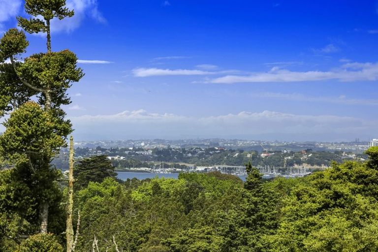 Photo of property in 14 Havenwood Place, Birkenhead, Auckland, 0626