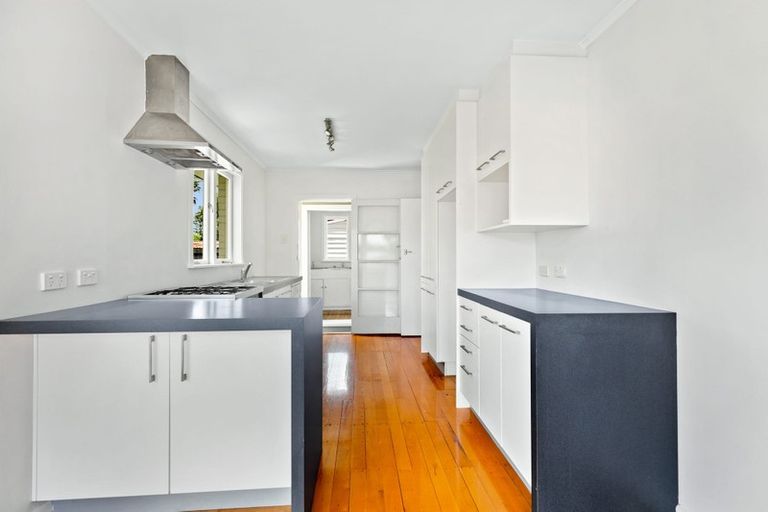 Photo of property in 727 Te Atatu Road, Te Atatu Peninsula, Auckland, 0610