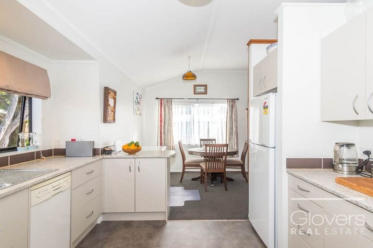 Photo of property in 109 Don Buck Road, Massey, Auckland, 0614