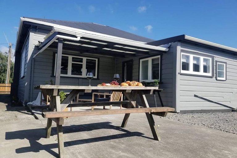 Photo of property in 10 Rira Street, Marton, 4710