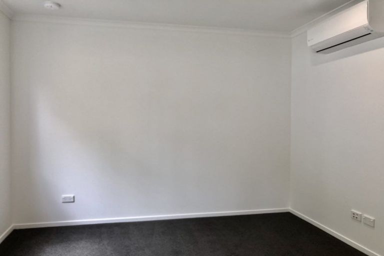 Photo of property in 4 Pangu Way, Mangere, Auckland, 2022