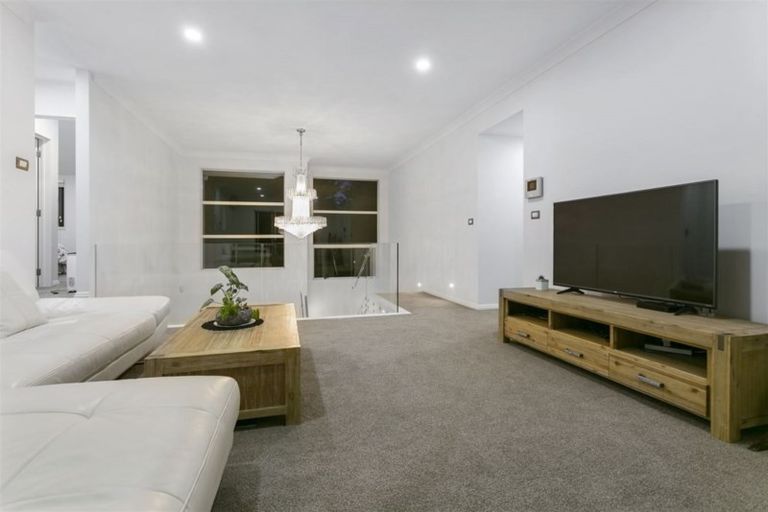 Photo of property in 64 English Oak Drive, Schnapper Rock, Auckland, 0632