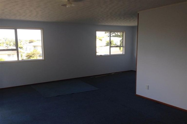 Photo of property in 34 Glenbervie Crescent, Massey, Auckland, 0614