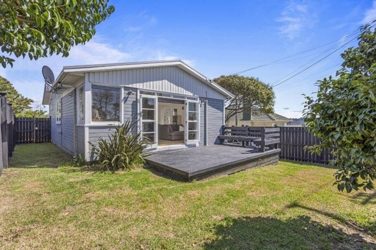 Photo of property in 1/176 Birkdale Road, Birkdale, Auckland, 0626