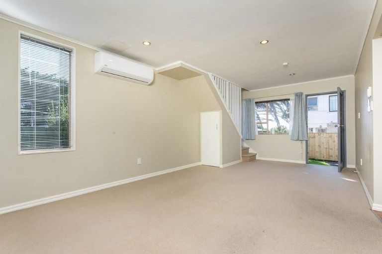 Photo of property in 4/90 Lynwood Road, New Lynn, Auckland, 0600