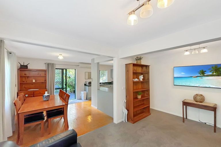 Photo of property in 25 Kimberly Grove, Greenhithe, Auckland, 0632