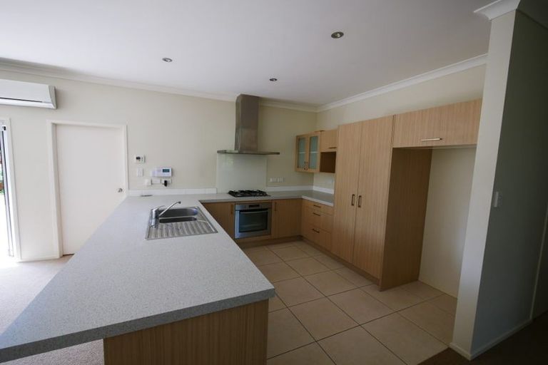 Photo of property in 3 Cornwall Place, Karaka, Papakura, 2113