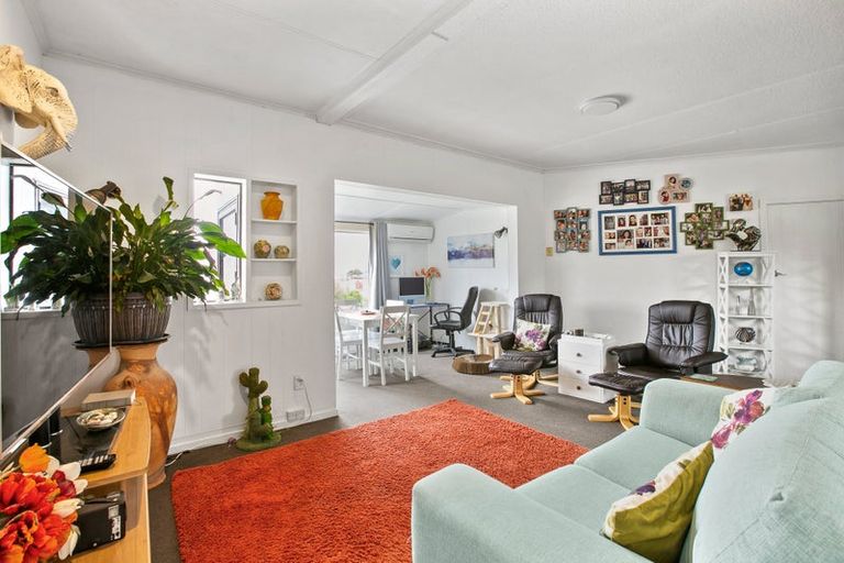 Photo of property in 1/92b South Road, Blagdon, New Plymouth, 4310