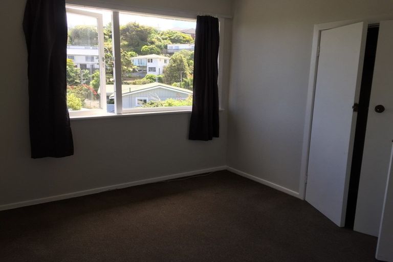 Photo of property in 41 Salford Street, Newlands, Wellington, 6037