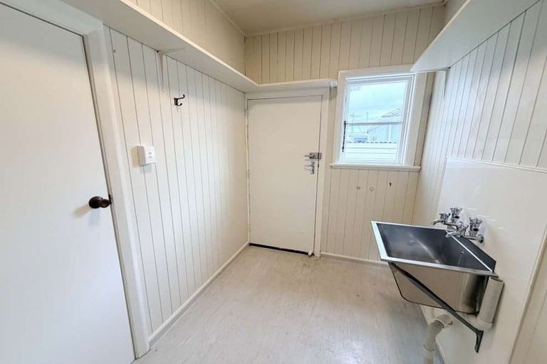 Photo of property in 12 Hardy Street, New Brighton, Christchurch, 8061