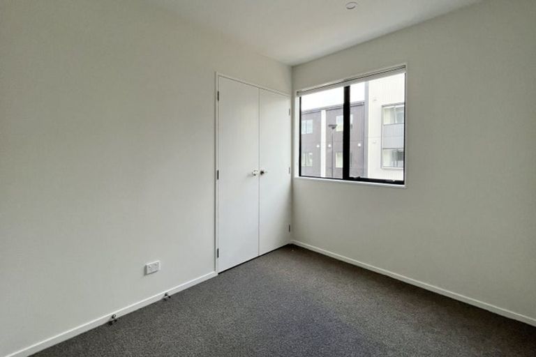 Photo of property in 5/25 Jabuka Street, Glen Eden, 0602